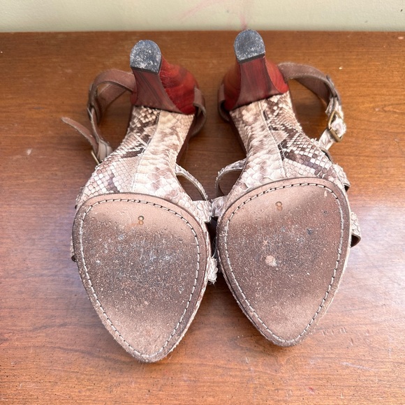 UGG Heels size 38 - Picture 4 of 4